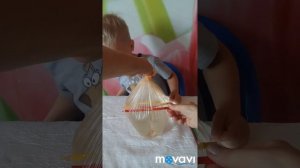 Эксперимент!Прокалываем пакет с водой карандашами