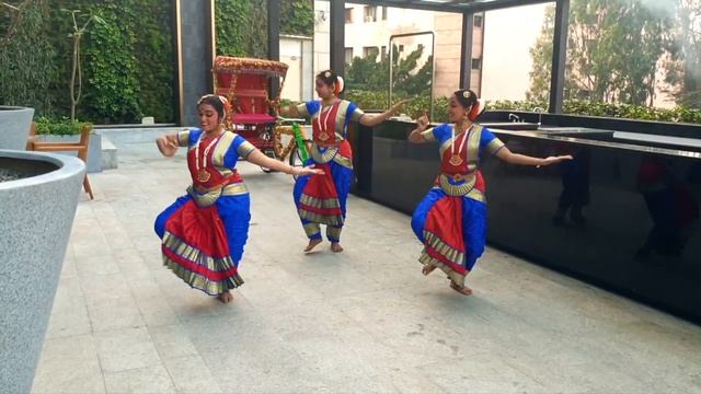 Bharatnatyam Dance Cover| Love Me Like You Do| Dil Se Naachh Choreo смотреть онлайн