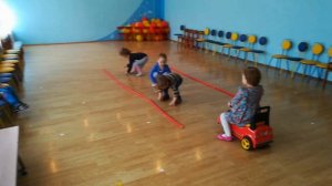 Игра по физкультуре в детском саду "Воробушки и автомобиль" для младшей группы