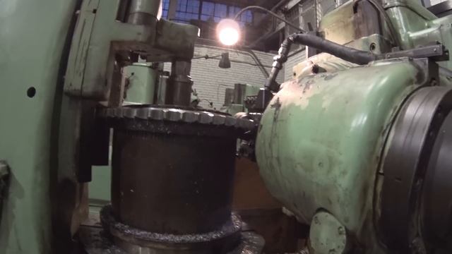 Тяжелый зубофрезерный станок модель 5342