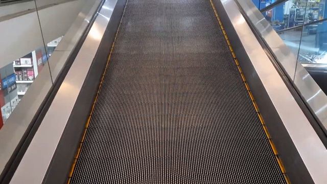 Hyundai Moving Walk - Solo Square, Surakarta, Central Java, ID смотреть онлайн