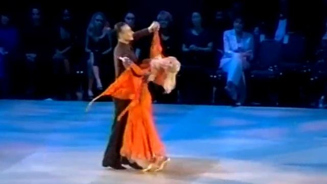 Jonathan Wilkins & Katusha Demidova Foxtrot Showdance смотреть онлайн