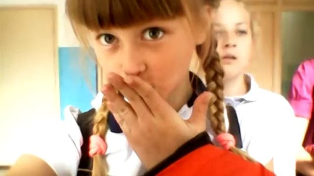Я в школе!) Как я провожу время на перемене!)) смотреть онлайн