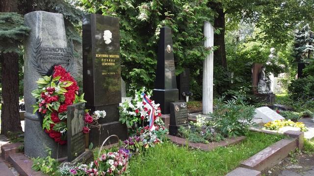 Новодевичье кладбище в Москве смотреть онлайн