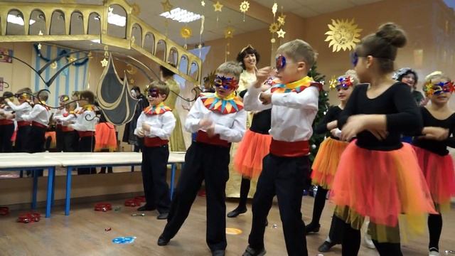 " Супер- школа" Венецианский карнавал 28 декабря 2015.город Уфа смотреть онлайн