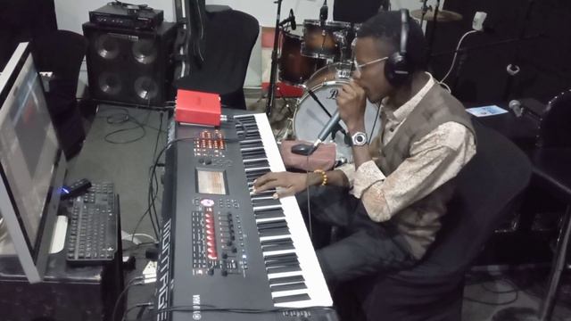 Daddy wey dey pamper ~ #mosesbliss Vocoder Cover ~ #solorabiu #montage #vocoder #gospelmusic #YWIM смотреть онлайн
