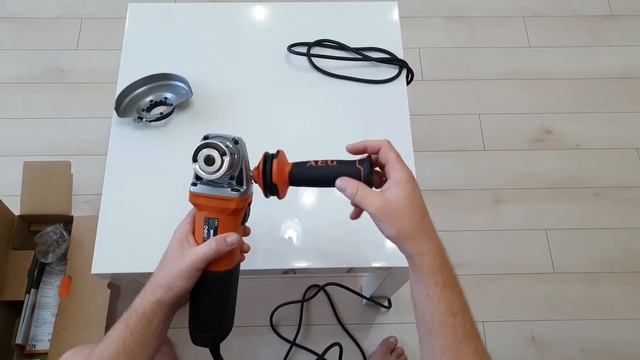 Распаковка - Профессиональная угловая шлифмашина AEG Powertools WS 13-125 XE (4935451410)