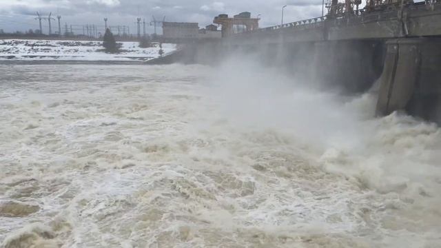 Плотина Иваньковское ГЭС смотреть онлайн