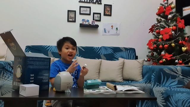 "I'm a little Oiler!" Unboxing of Young Living's Little Oilers Starter Kit ? смотреть онлайн