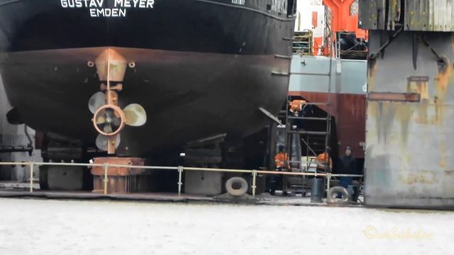 GUSTAV MEYER in EWD Schwimmdock Tonnenleger Emden DBPT IMO 6619425 BJ 1967 buoy laying vessel docke смотреть онлайн