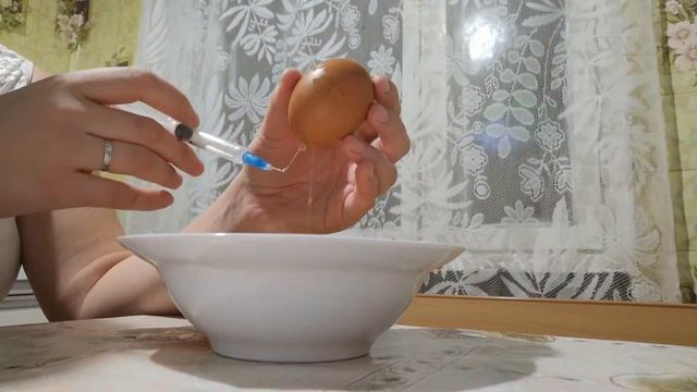 Как выдуть яйцо смотреть онлайн