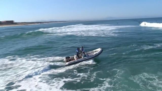 "DANGER" POUR 2 BATEAUX FACE AUX DÉFERLANTES DE LA PASSE DE CAPBRETON... смотреть онлайн