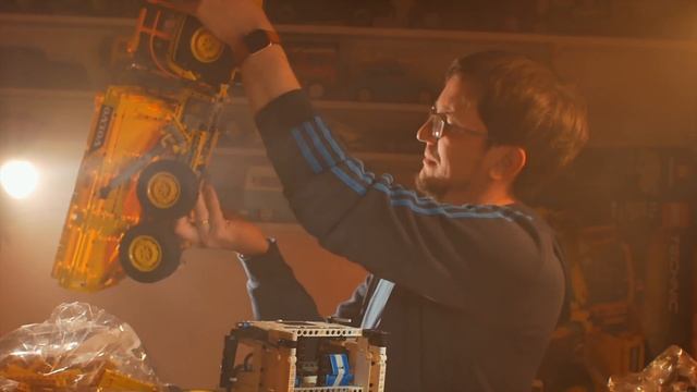 Обзор LEGO Technic 42136 John Deere 9620R 4WD Tractor смотреть онлайн