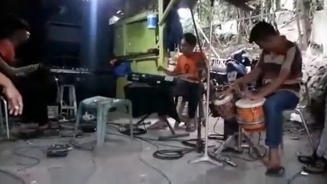 Modern Vocal Asep. Modena group.pmp. aa sonet jalan raya tegalega. Klo mtr 7. Warungkondang смотреть онлайн