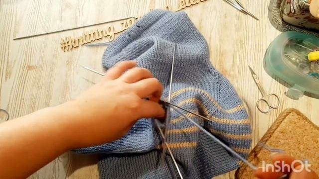 СВИТШОТ СПИЦАМИ ДЛЯ МАЛЬЧИКА 6 ЛЕТ. Часть 2. Рукава и шнурок. смотреть онлайн
