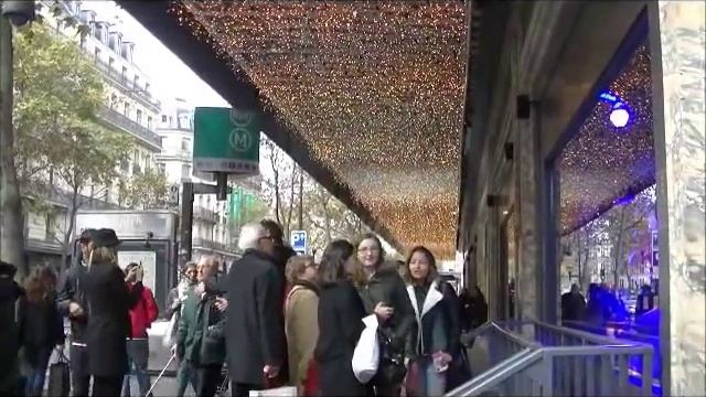 Noël Paris 2014. Toutes les vitrines des Magasins Printemps et Galeries Lafayette.! смотреть онлайн