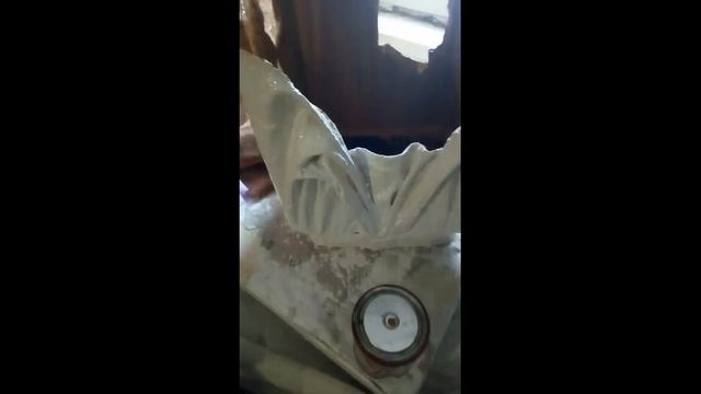 ПОдДЕЛКА ДЛЯ ДАЧИ из гипса и цемента. Делаем вазу с гипса. смотреть онлайн