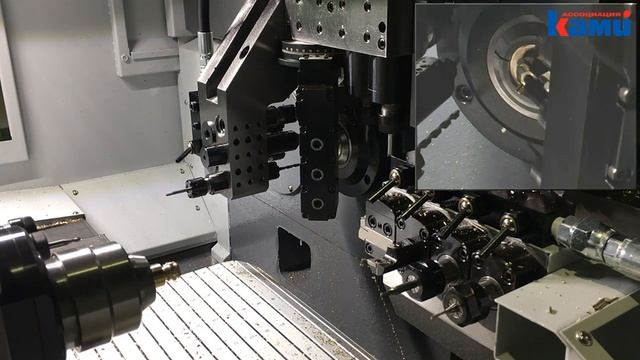 Автомат продольного точения SKM TCM _ СИНХРОННАЯ ОБРАБОТКА С УГЛОВЫМ БЛОКОМ