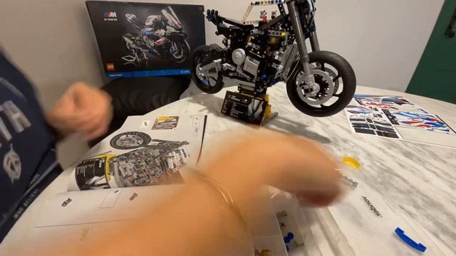 LEGO - Technic - Moto BMW M1000rr - 42130 #timelapse Speed Build
