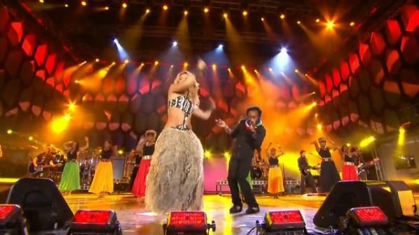 Shakira - Hips Don't Lie (2010 FIFA World Cup™ Kick-off Concert)