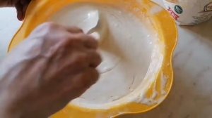 Как испечь блины на кислом молоке. Они вкуснее, чем на обычном молоке.