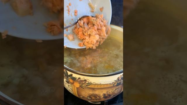 Вика на кухне