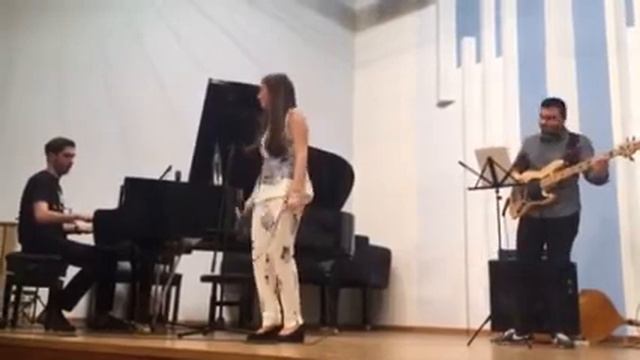 Виктория Антонян исполняет Yardbird Suite Чарли Паркера смотреть онлайн