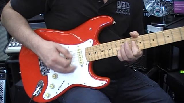 Used red squier strat cn421971 смотреть онлайн