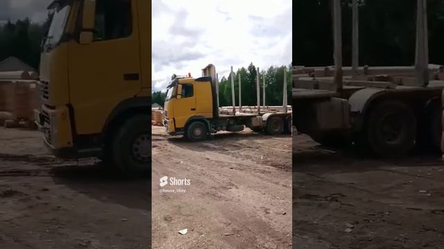 Погрузка сруба дома из бревна