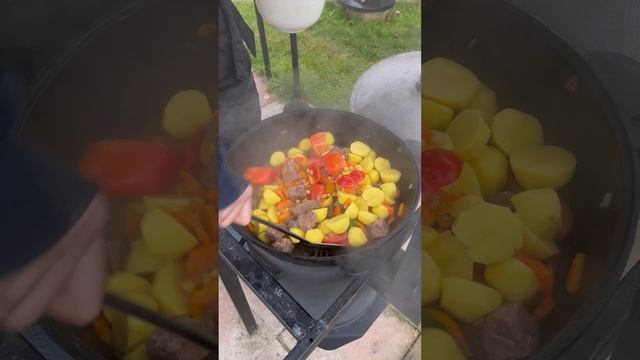 Шурпа с нутом | Готовим в казане на костре смотреть онлайн