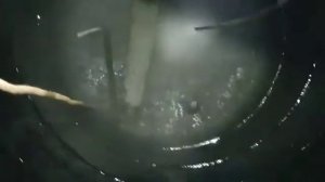 Разбивка и откачка заиленого дна глубокого колодца ( Илосос + Каналопромывочная машина)