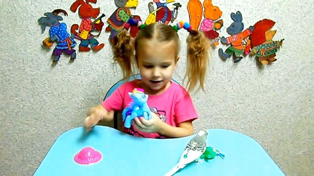 Распаковка My Little Pony Радуга Дэш - небесно- голубая пони-пегас с подсветкой. смотреть онлайн