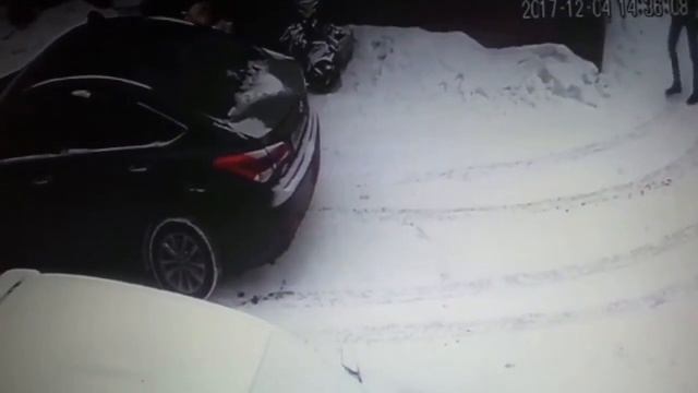 Полиция разыскивает поджигателей Hyundai i40 в Иркутске смотреть онлайн