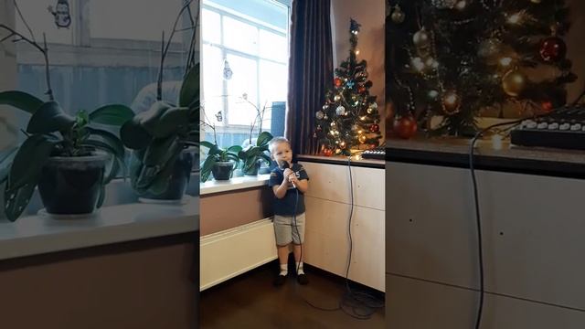 Саша Митасов 3,5 года - Сам Дедушка Мороз