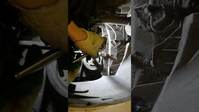 Как поменять ремень генератора Logan, Sandero, x-ray, Terrano, Duster, Fluence Captur, Megane смотреть онлайн