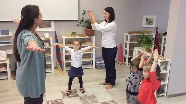 Рисование песком - частный детский сад Совенок Мытищи смотреть онлайн
