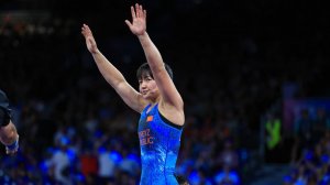 Спортсменка из Кыргызстана взяла серебро на Олимпиаде в Париже на турнире по женской борьбе