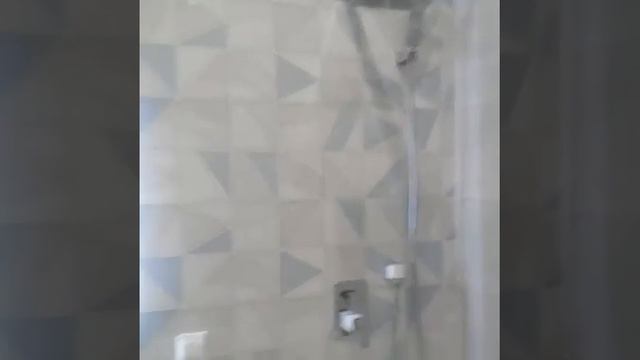 экран для ванны и полки из плитки. смотреть онлайн