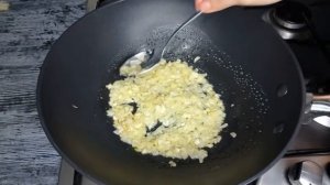 Мидии в створка в сливочном соусе.