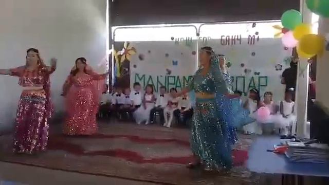 "Айдан плюс" балдар бакчасынын эжекелердин бийи. (Индийский) смотреть онлайн