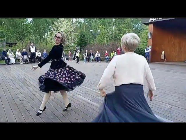 Счастливые моменты с площадки на Джамгаровских прудах! смотреть онлайн