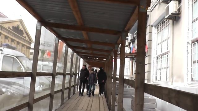 Эвакуация полицейского/участковый ОП4 продолжает нарушать ПДД смотреть онлайн