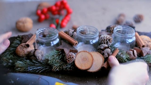 Новогодняя композиция DIY. Мастер класс. DIY Christmas Flower Arrangament смотреть онлайн