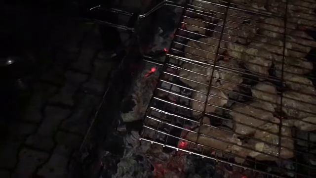 шашлык готов. Пахнет вкусно смотреть онлайн