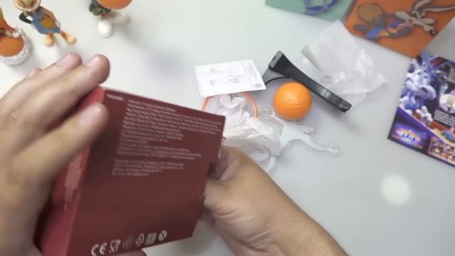 Багз Банни в Макдоналдс! Хэппи Мил Космический Джем Новое Поколение