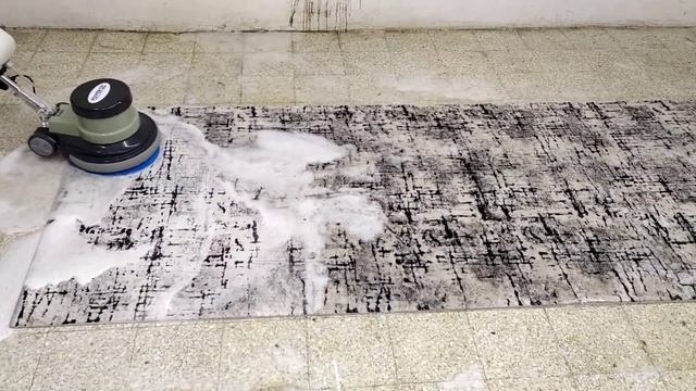Carpet cleanining satisfying rug washing dirty water flowing carpet brush polisher смотреть онлайн