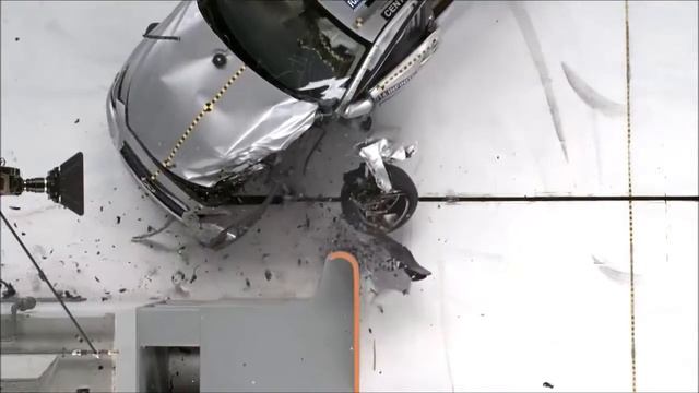 Crash test: Infiniti Q50 - BestCarTest смотреть онлайн