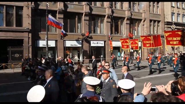 Сумасшедшая поездка в Питер смотреть онлайн