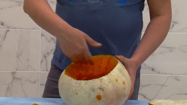 Как сделать фонарь из тыквы на Хэллоуин. Helloween. смотреть онлайн
