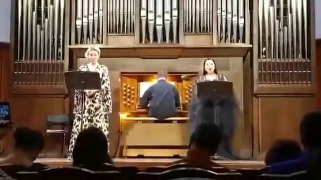 Яна Меликаева и Кристина Эшба. Дуэт из Stabat Mater смотреть онлайн
